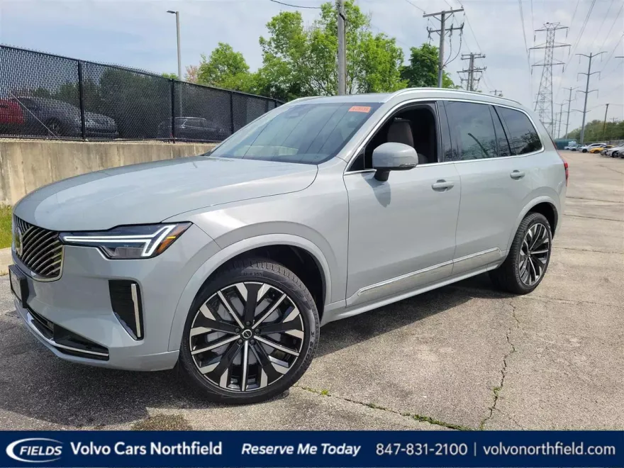 2025 Volvo XC90 B5 Core photo 1