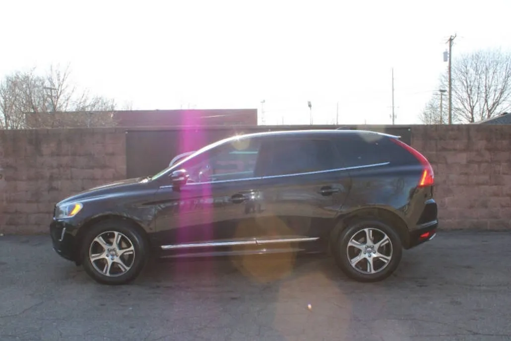 2014 Volvo XC60 T6 Premier Plus photo 1