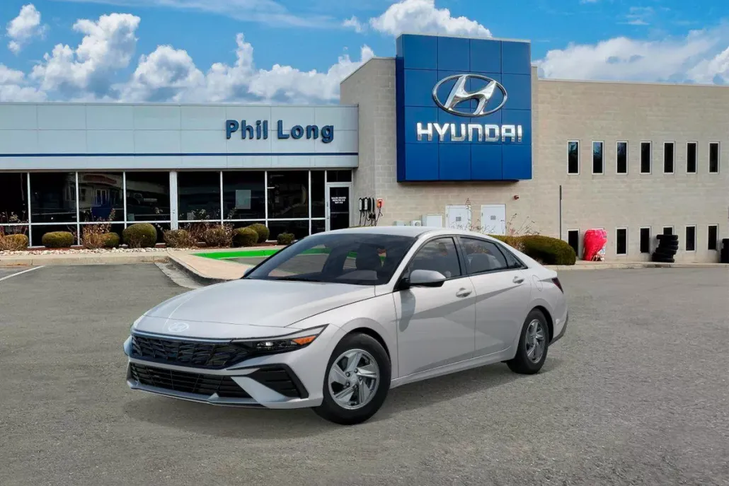 2025 Hyundai Elantra SE photo 1
