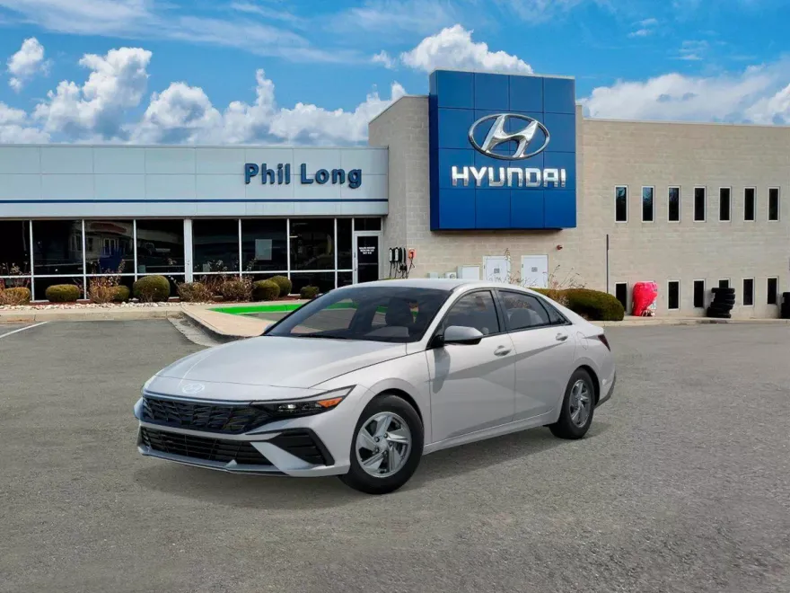 2025 Hyundai Elantra SE photo 1