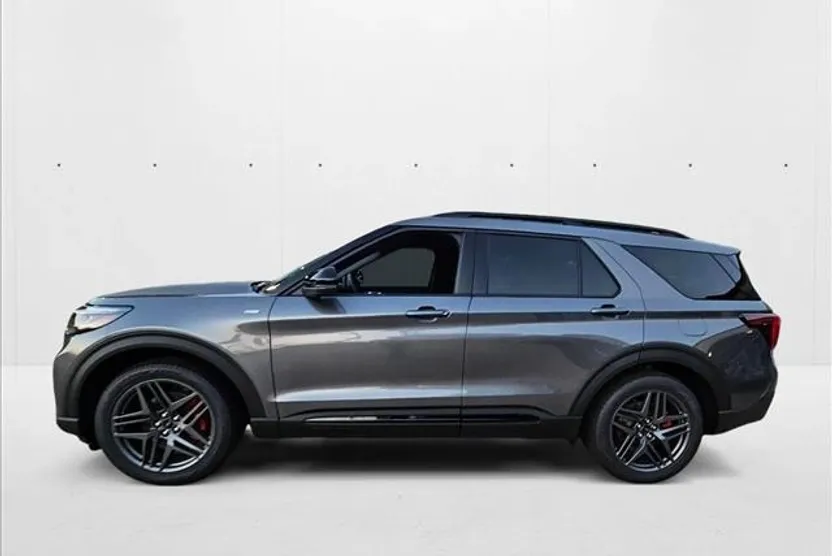 2025 Ford Explorer ST-Line photo 1