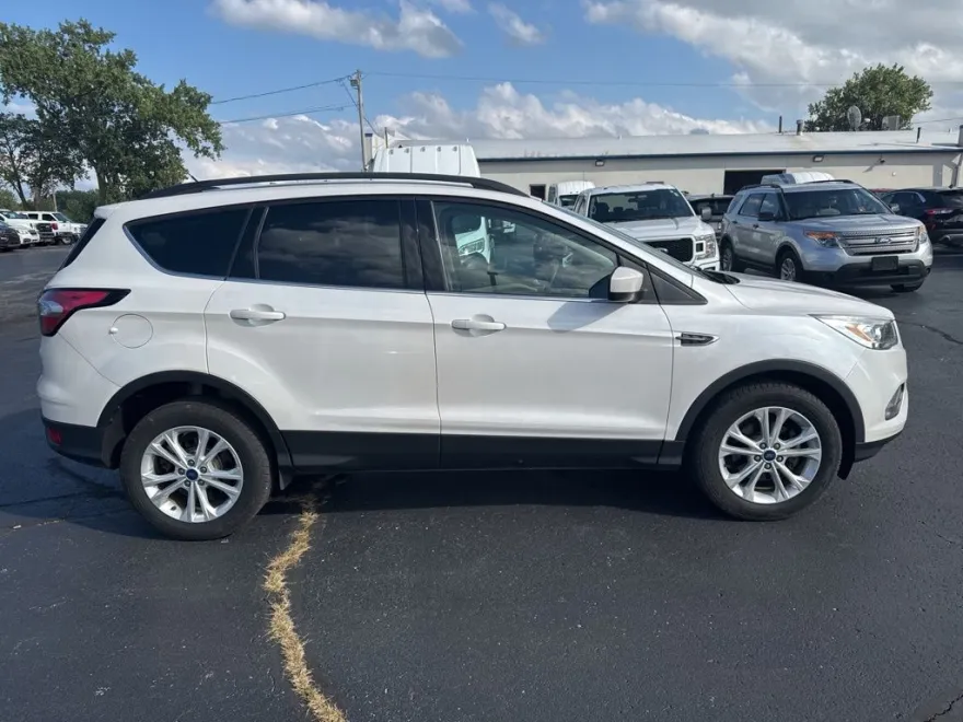 2017 Ford Escape SE photo 1