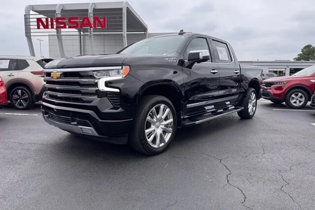2024 Chevrolet Silverado 1500 High Country photo 1