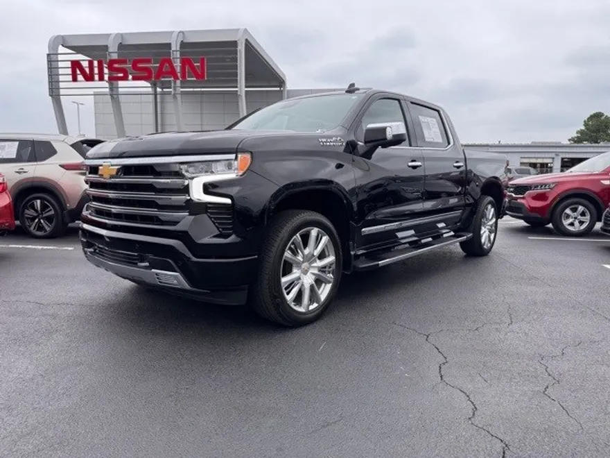 2024 Chevrolet Silverado 1500 High Country photo 1