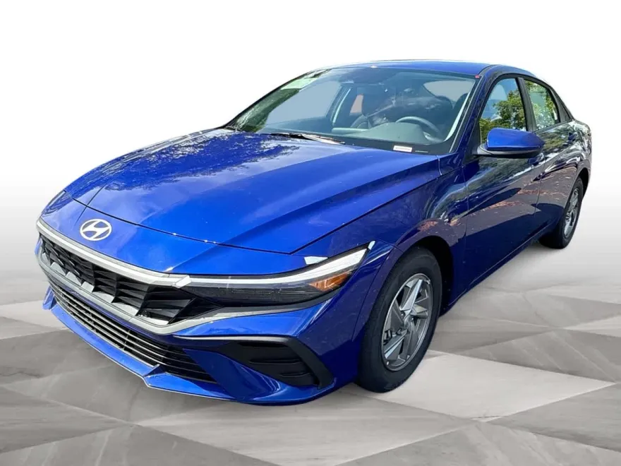 2025 Hyundai Elantra SE photo 1