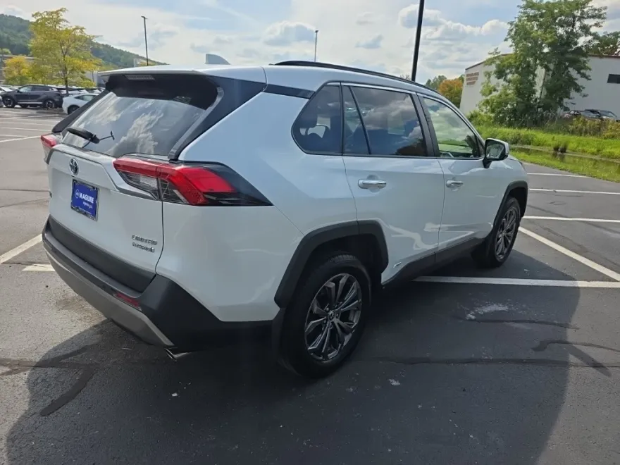 2024 Toyota RAV4 Hybrid Limited photo 1