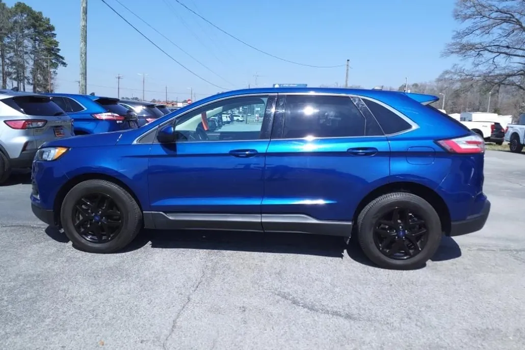 2021 Ford Edge SEL photo 1