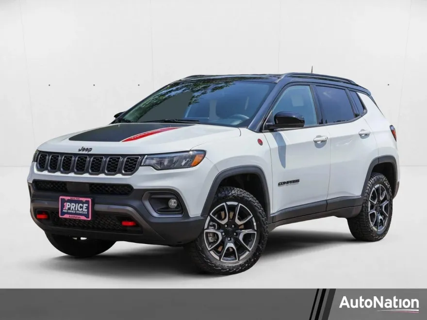 2024 Jeep Compass Trailhawk photo 1
