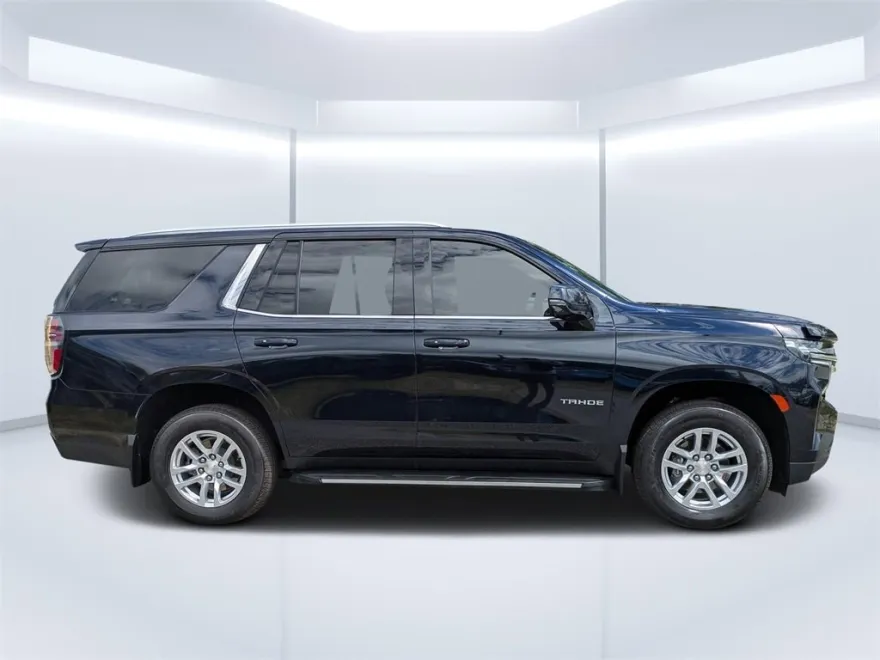 2023 Chevrolet Tahoe LT photo 1