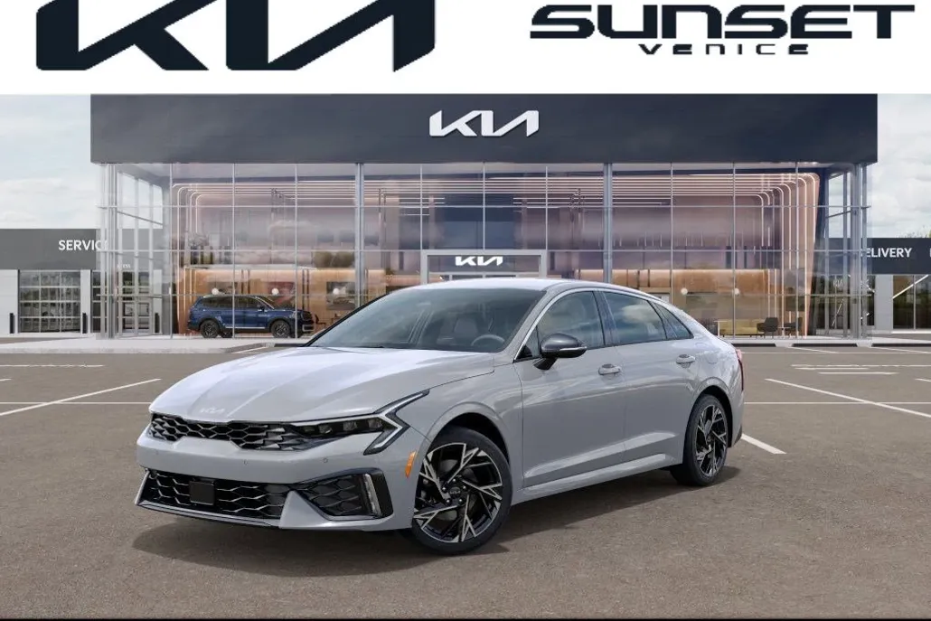 2025 Kia K5 GT-Line photo 1