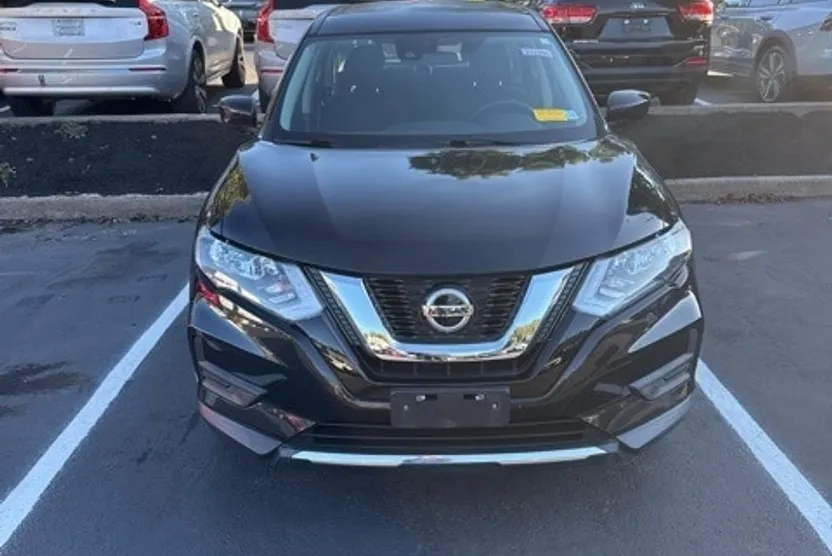 2019 Nissan Rogue S photo 1