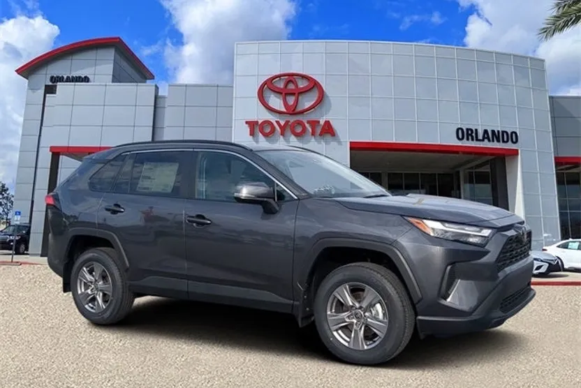 2025 Toyota RAV4 XLE photo 1