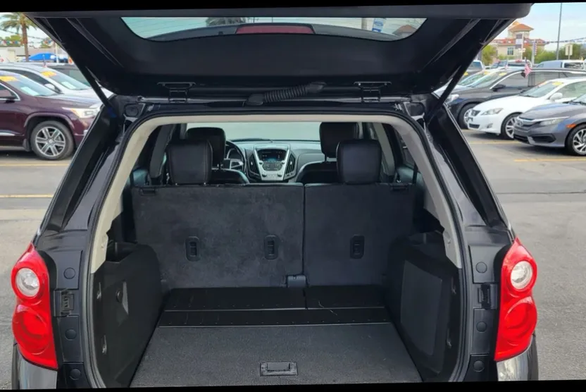 2012 Chevrolet Equinox LT photo 1