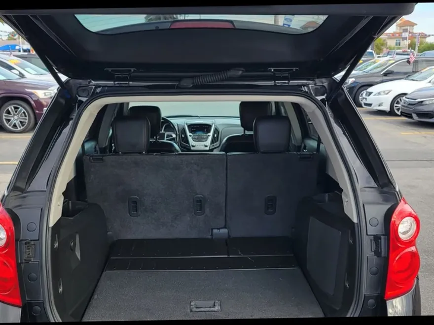 2012 Chevrolet Equinox LT photo 1