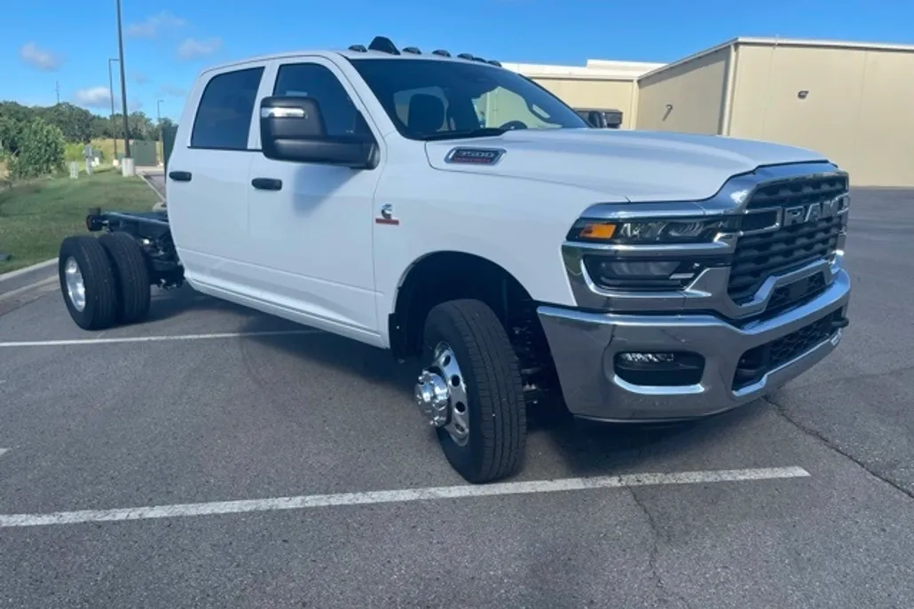 2025 Ram 3500 Tradesman photo 1