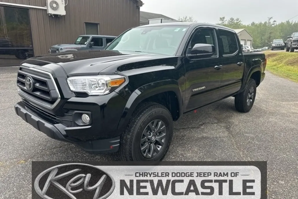 2023 Toyota Tacoma TRD Off-Road V6 photo 1