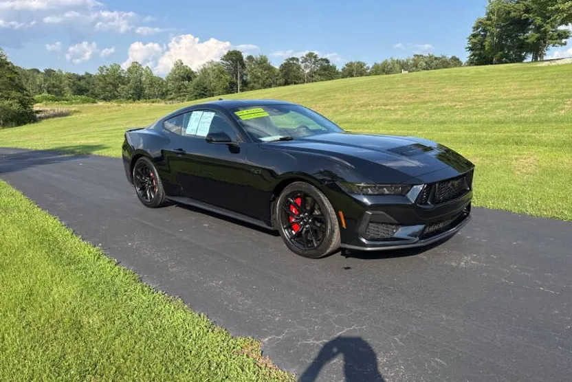 2024 Ford Mustang GT Premium photo 1