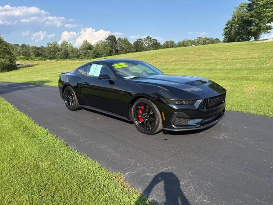 2024 Ford Mustang GT Premium photo 1