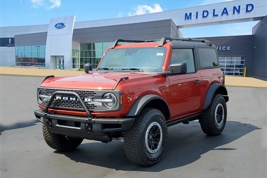 2024 Ford Bronco Badlands photo 1