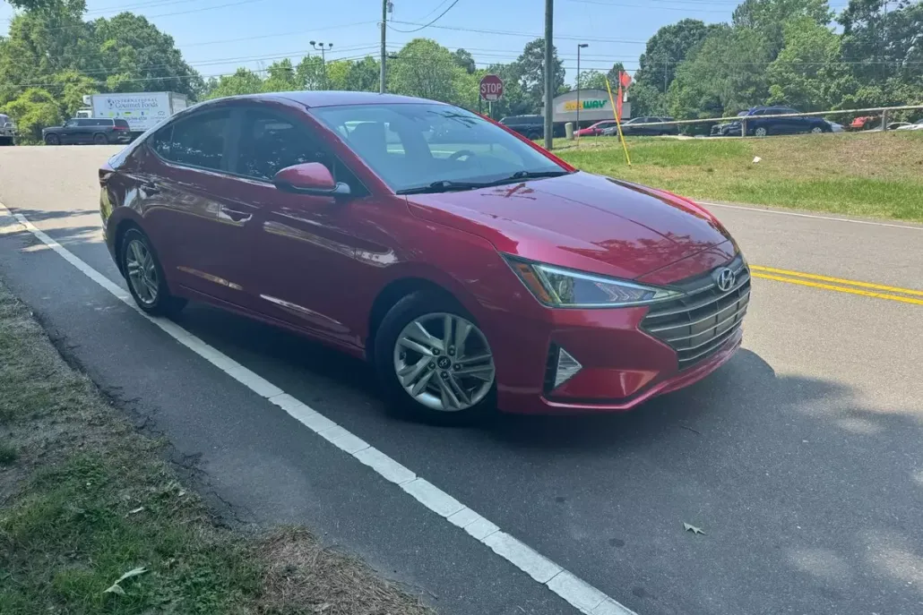 2020 Hyundai Elantra SEL photo 1