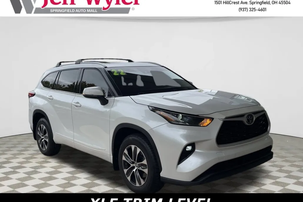 2022 Toyota Highlander XLE photo 1