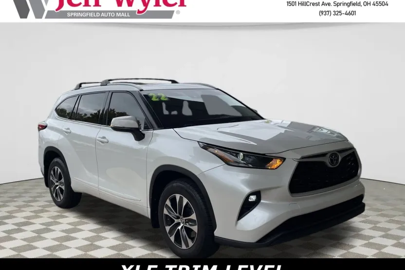 2022 Toyota Highlander XLE photo 1