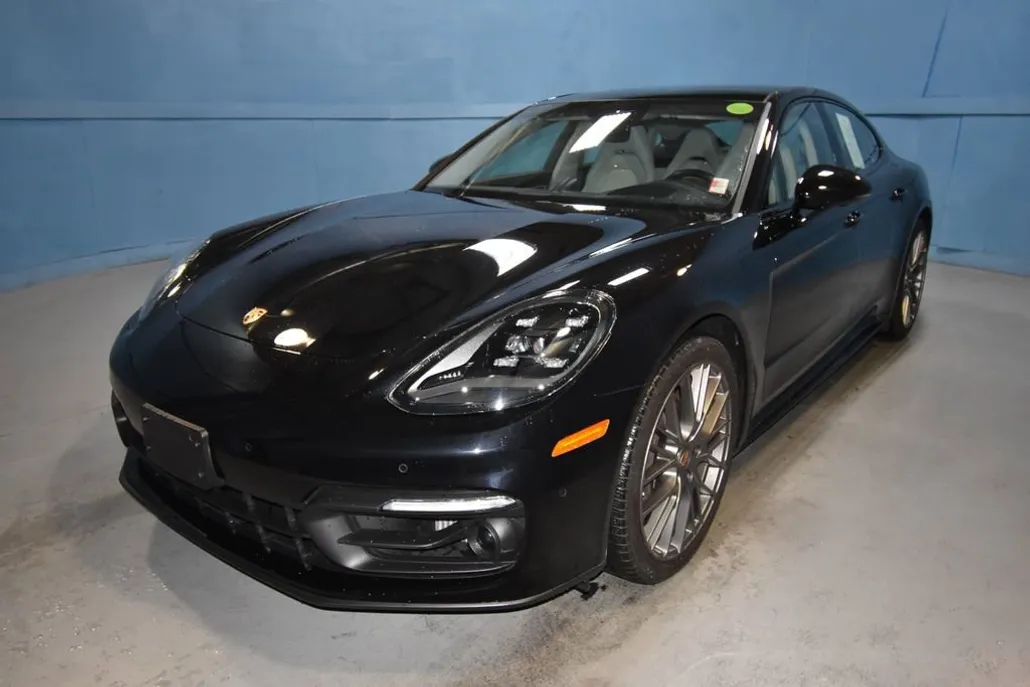 2023 Porsche Panamera Platinum photo 1