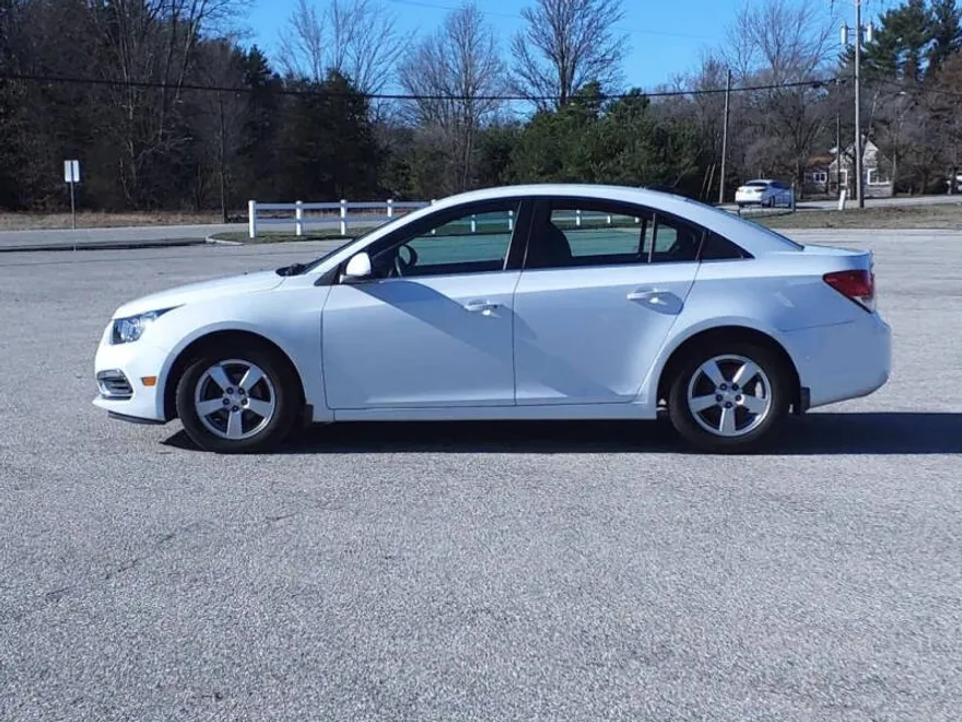 2016 Chevrolet Cruze photo 1