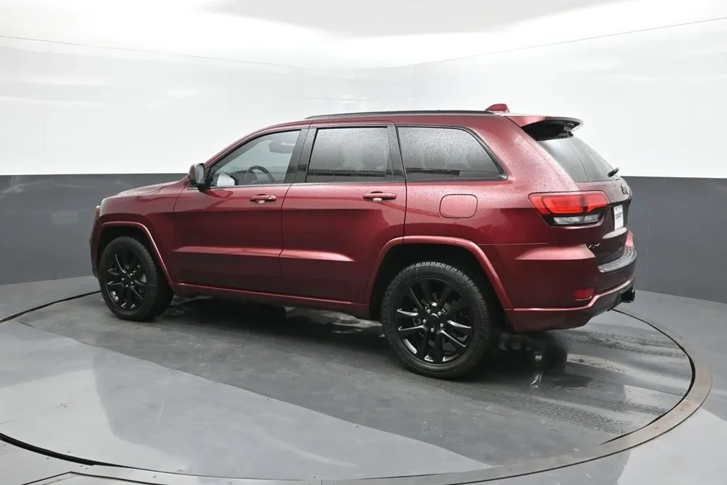 2019 Jeep Grand Cherokee Altitude photo 1