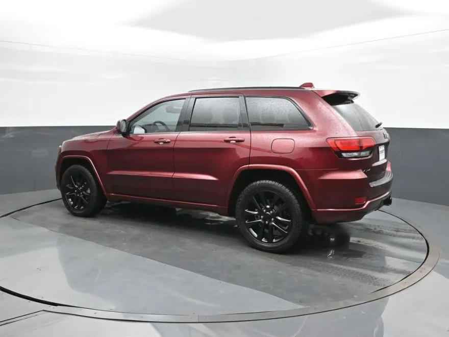 2019 Jeep Grand Cherokee Altitude photo 1