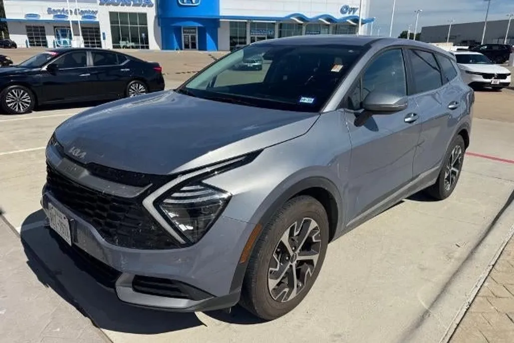 2025 Kia Sportage EX photo 1