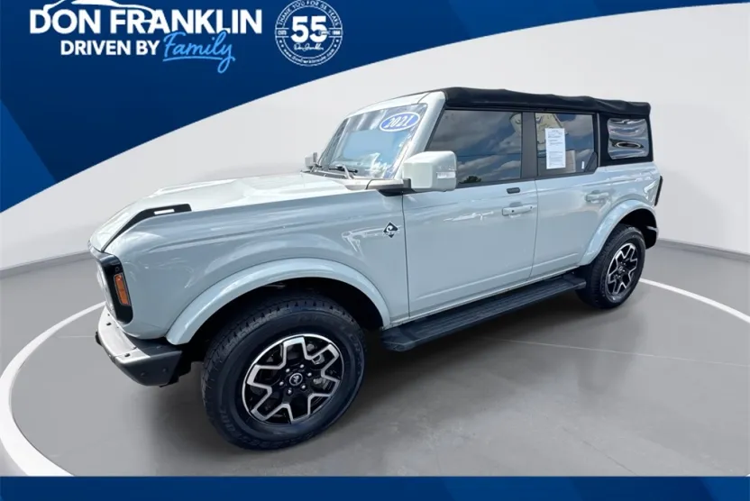 2021 Ford Bronco Outer Banks photo 1