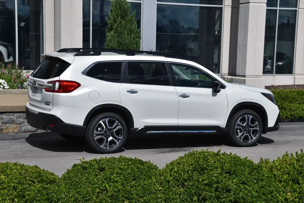 2025 Subaru Ascent Touring photo 1
