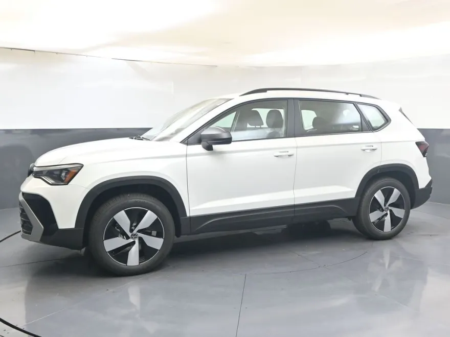 2025 Volkswagen Taos S photo 1