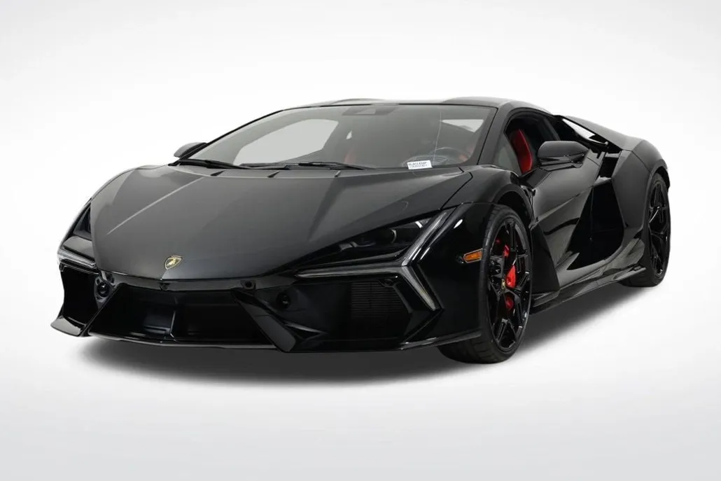 2024 Lamborghini Revuelto photo 1