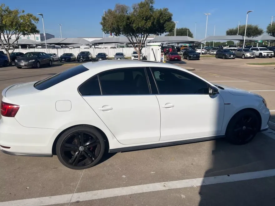 2017 Volkswagen Jetta GLI photo 1