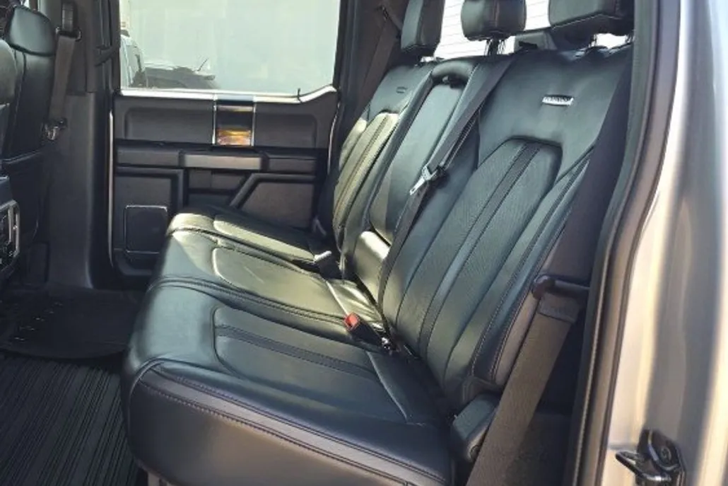 2022 Ford F-250 Platinum photo 1
