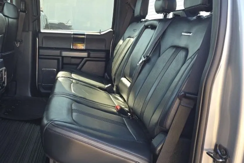 2022 Ford F-250 Platinum photo 1