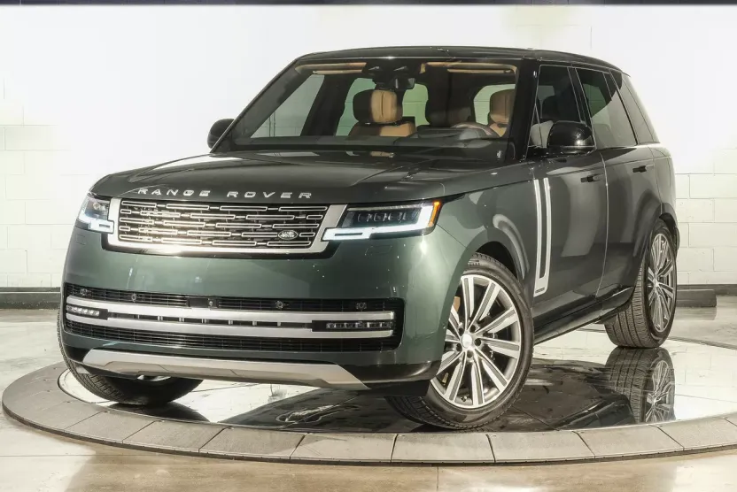 2023 Land Rover Range Rover SE photo 1
