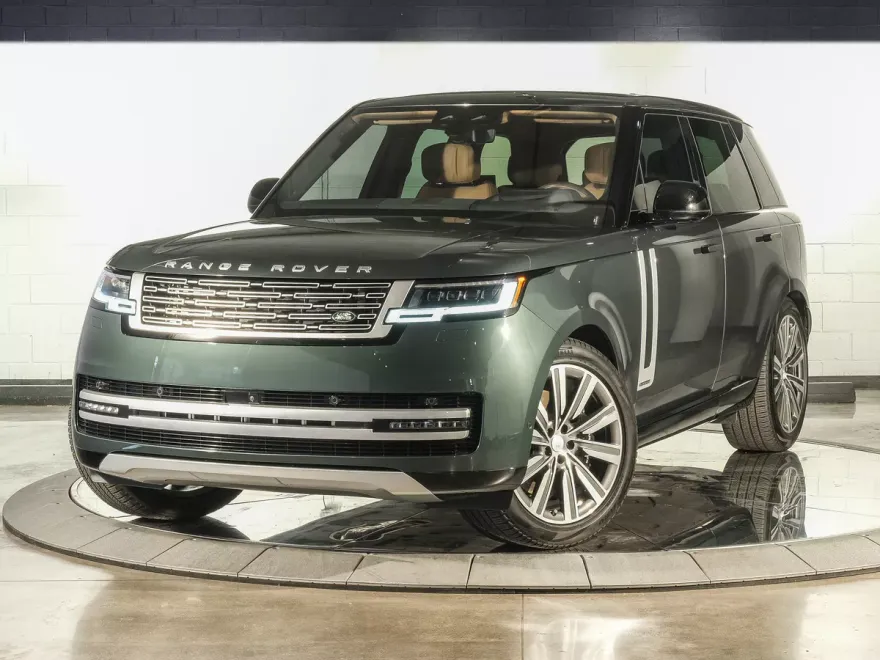 2023 Land Rover Range Rover SE photo 1