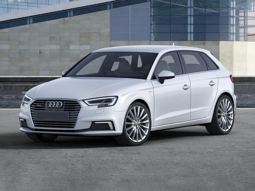 2018 Audi A3 E-tron Premium Plus photo 1