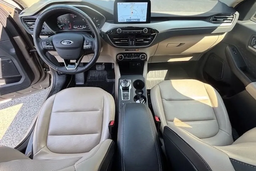 2020 Ford Escape SEL photo 1