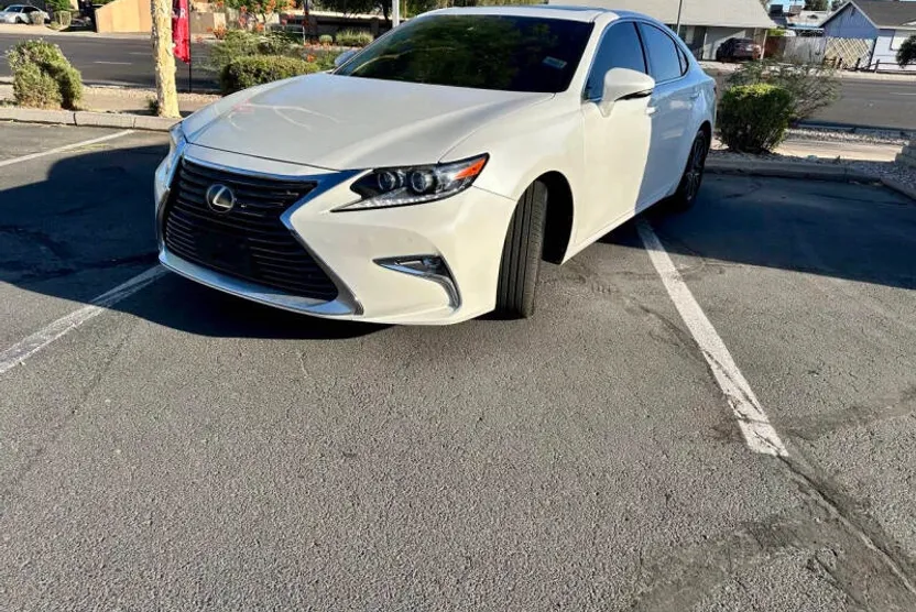 2017 Lexus ES 350 photo 1