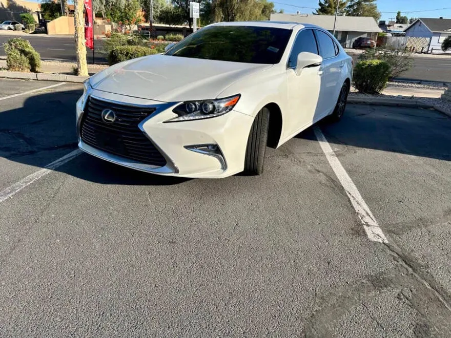 2017 Lexus ES 350 photo 1