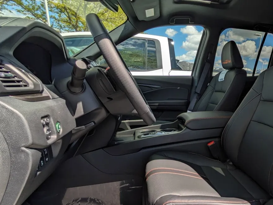 2025 Honda Ridgeline TrailSport photo 1