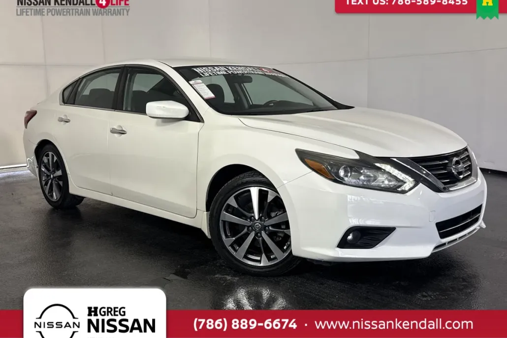 2017 Nissan Altima 2.5 SR photo 1