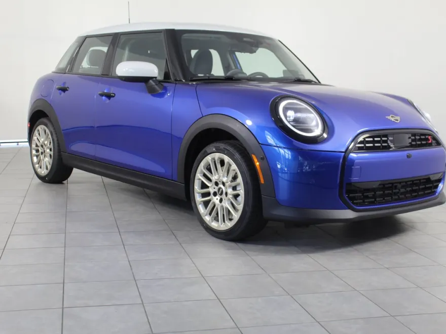 2025 Mini Cooper S Hardtop 4 Door Iconic photo 1