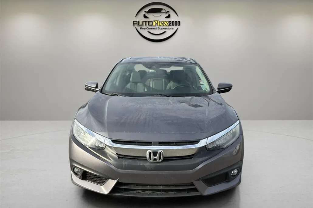 2017 Honda Civic Touring photo 1