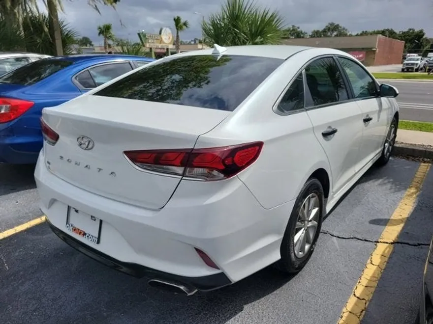 2018 Hyundai Sonata SE photo 1