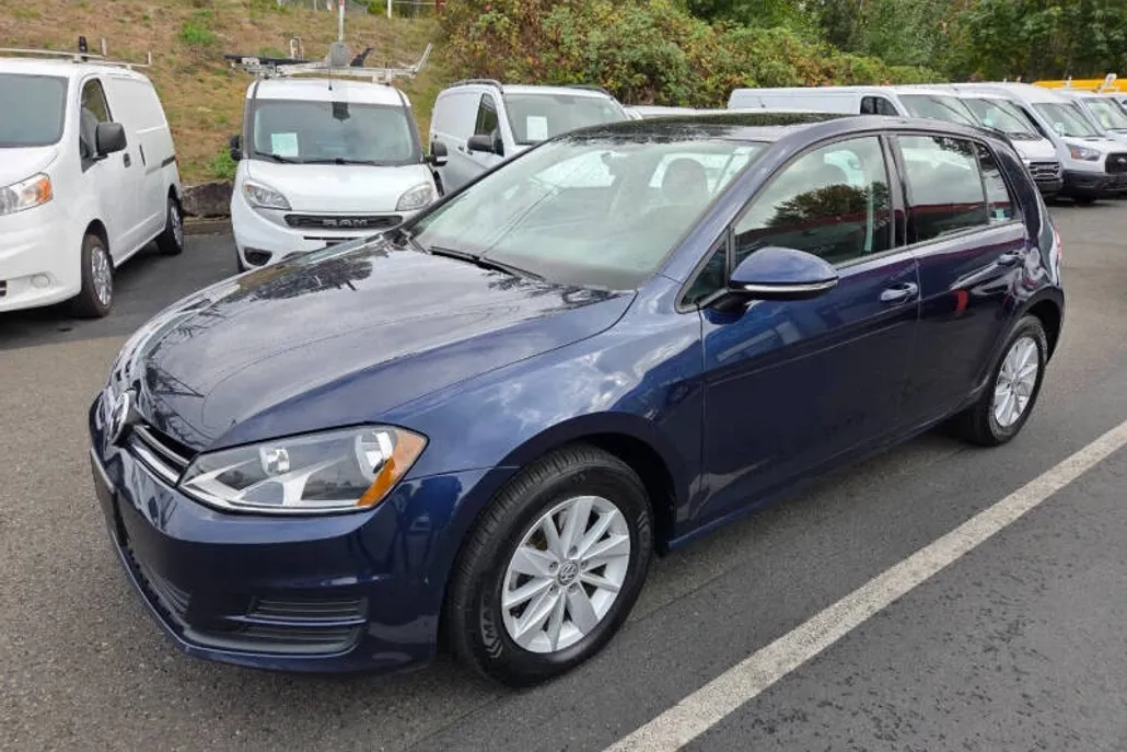 2016 Volkswagen Golf Base TDI SEL photo 1